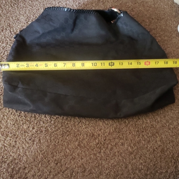 ABSOLUTELY GORGEOUS GUCCI  LARGE BAG - Picture 9 of 10